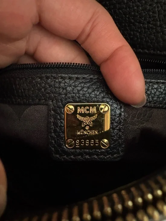 MCM pebble leather couch - Picture 11 of 13